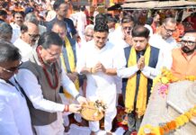 गंगा तट पर स्थित मेला नियंत्रण भवन में मंत्रिमंडल की बैठक, मुख्यमंत्री धामी ने बैठक से पूर्व कैबिनेट सहयोगियों के साथ की माँ गंगा की पूजा-अर्चना