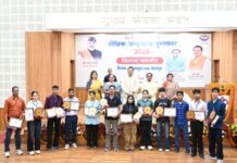 मुख्यमंत्री धामी ने पं. दीनदयाल उपाध्याय शैक्षिक उत्कृष्टता पुरस्कार समारोह में 63 मेधावी छात्र-छात्राओं और छह प्रधानाचार्यों को किया सम्मानित